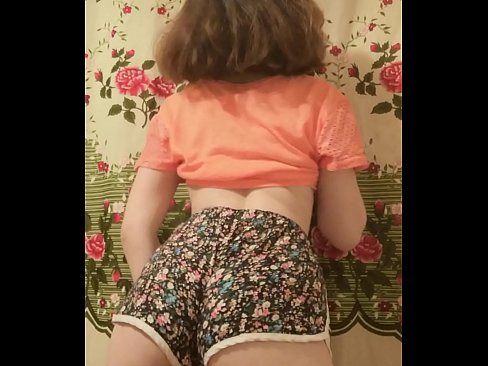 ❤️ Leanbh óg sexy ag baint dá shorts ar cheamara ❤️❌ Porn fb linn ☑