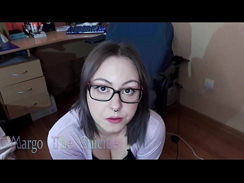 ❤️ Suíonn Cailín Sexy le Gloiní Dildo go domhain ar an gCeamara ❤️❌ Porn fb linn ☑