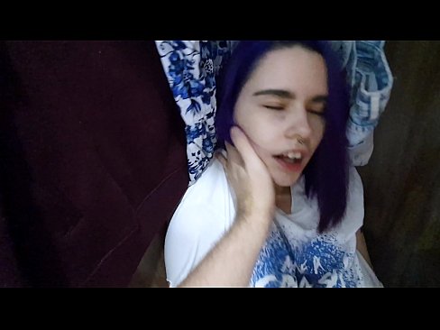 ❤️ Aimsíodh mo SIS sa closet agus chabhraigh sí cum ❤️❌ Porn fb linn ☑